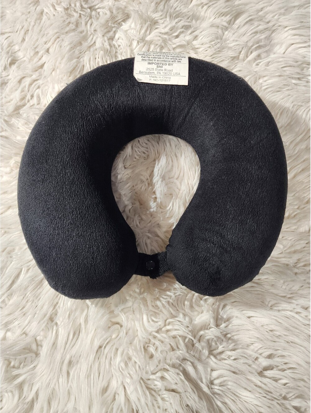 Cloudz Travel pillow Memory Foam Con Broche Y Bolsillo Negro 100% Polyester Made